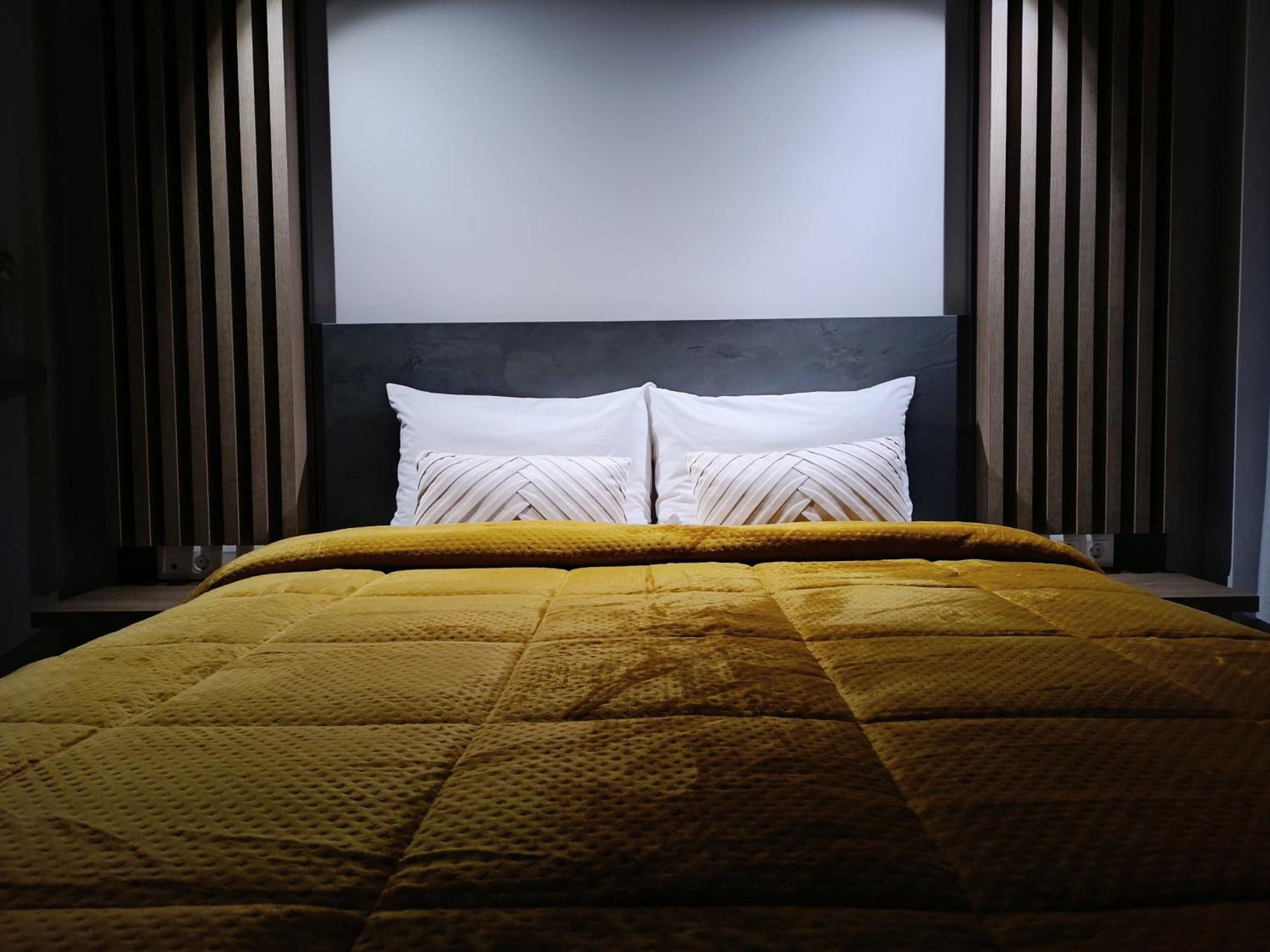 Elizabeth Queen Luxury Rooms Paralia Katerinis Exterior photo