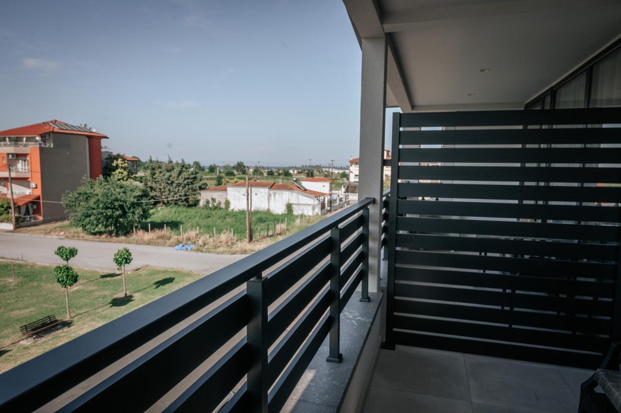 Elizabeth Queen Luxury Rooms Paralia Katerinis Exterior photo